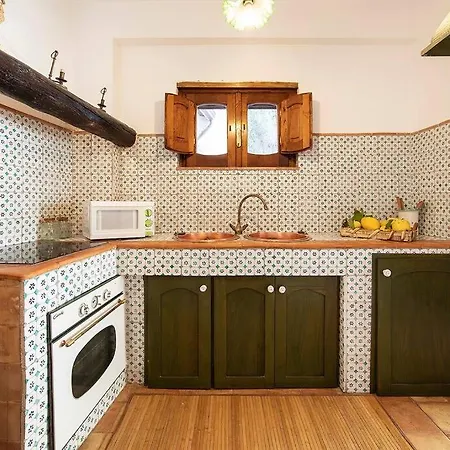 بيت للعطل Borgo Di Conca كونكا دي ماريني